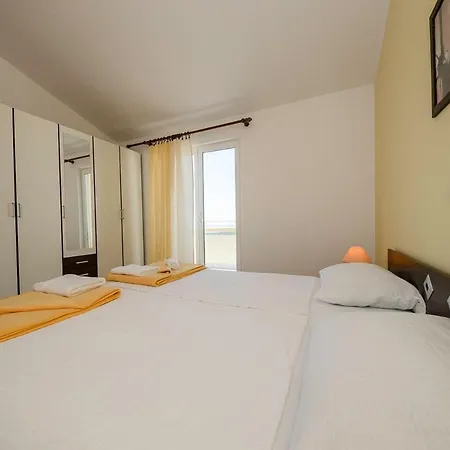 Apartman Family-friendly With Swimming Pool Palit, Rab - 16330 *