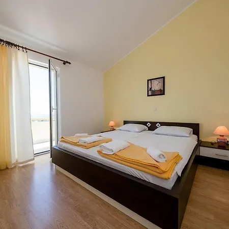 Family-friendly With Swimming Pool Palit, Rab - 16330 Apartment Palit