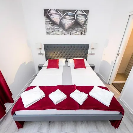 Apartment Family-friendly With Swimming Pool Palit, Rab - 16330