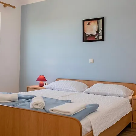 Apartment Family-friendly With Swimming Pool Palit, Rab - 16330 *