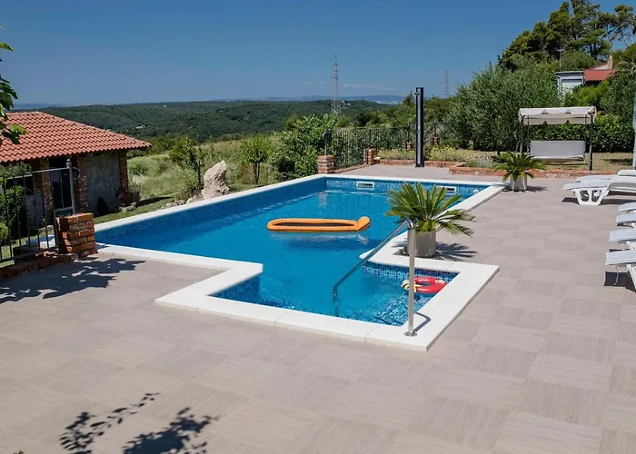 Appartement Family-friendly With Swimming Pool Palit, Rab - 16330
