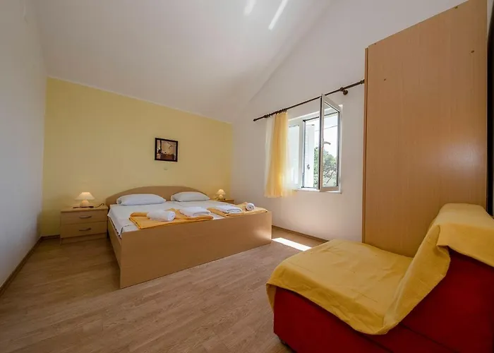 Appartement Family-friendly With Swimming Pool Palit, Rab - 16330