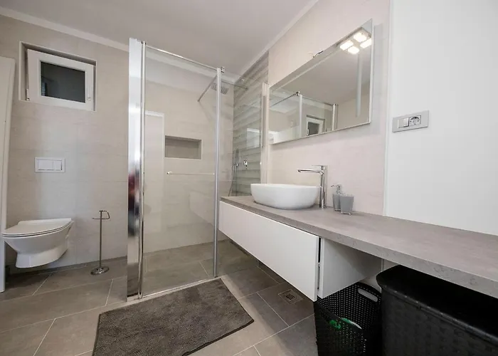 Family-friendly With Swimming Pool Palit, Rab - 16330 Appartement Palit